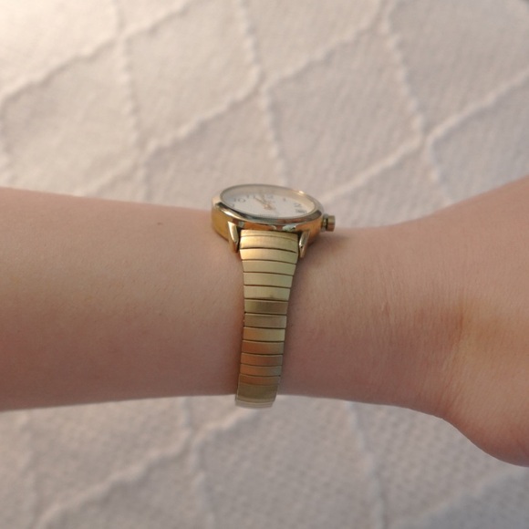 Vintage Gold Timex Bracelet Watch‎ - Picture 7 of 8